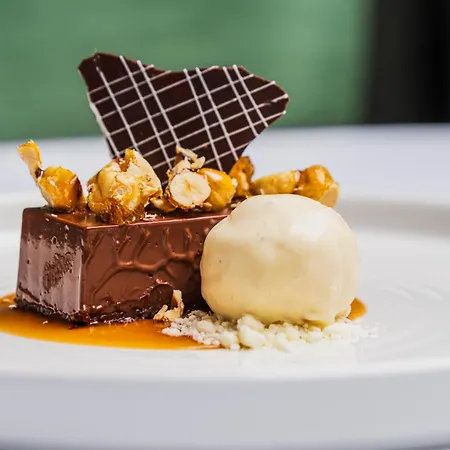 博罗门大酒店 酒店