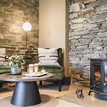 Gates Hotel Borrowdale Valley