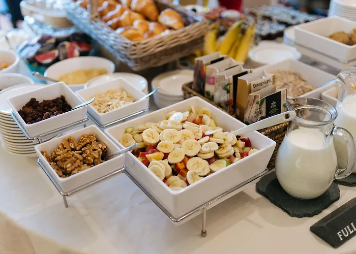 Gates Hotel Borrowdale Valley